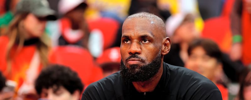 LeBron James reacts to Raptors star RJ Barrett's game-winner