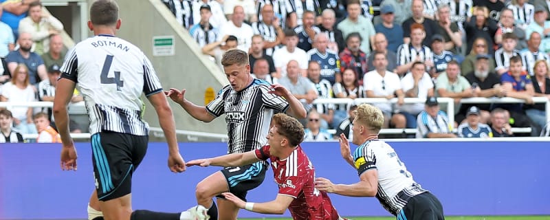 ‘Knows deep inside…’ – Gary Neville issues blunt verdict on last-gasp Liverpool penalty