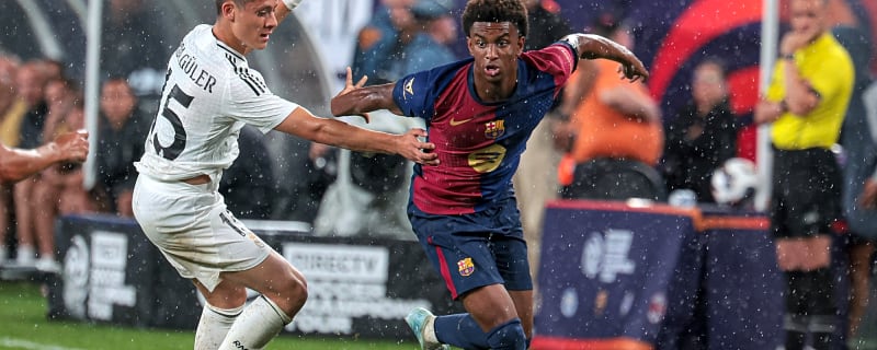 Manchester United make contact over 22-year-old La Liga star as transfer talks gather pace