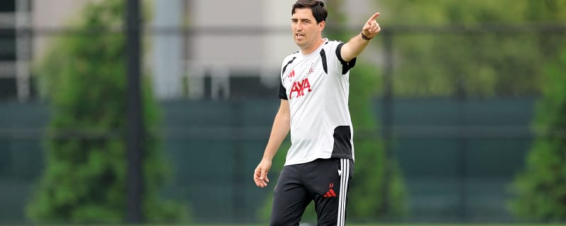 Andoni Iraola backs Virgil van Dijk statement that puts pressure on Richard Hughes