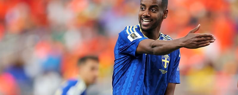 ‘Potentially…’ – Graham Potter hints at how heavily Alexander Isak could feature for Sweden