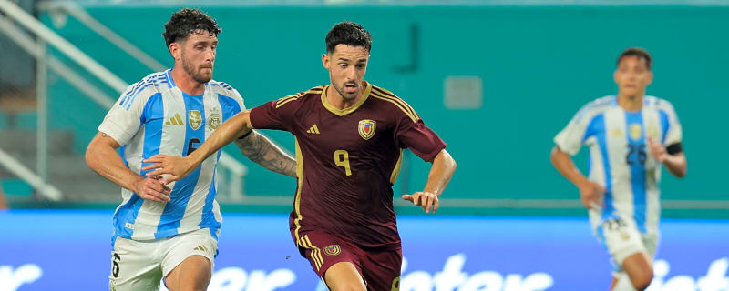 Man United could hold edge over Chelsea in the race for 28-year-old Argentine ace