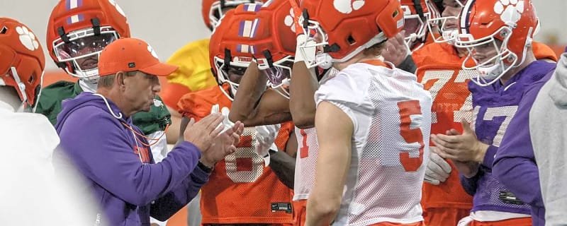 4-star OL Elijah Morrison commits to Clemson over Georgia, Florida and Auburn