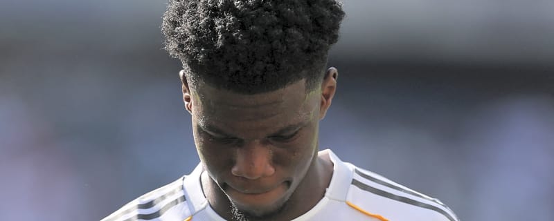 Report: Manchester United & Liverpool transfer target could be sold after extraordinary incident