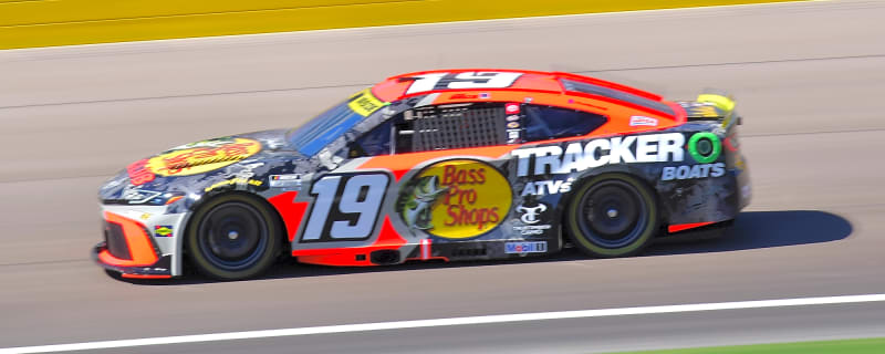 NASCAR South Point 400 takeaways: Chase Briscoe fends off Kyle Larson