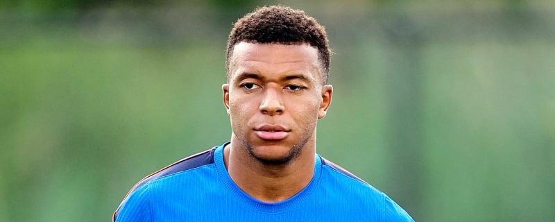 Kylian Mbappé secures a brace as France dominates Sweden in 3-0 victory.