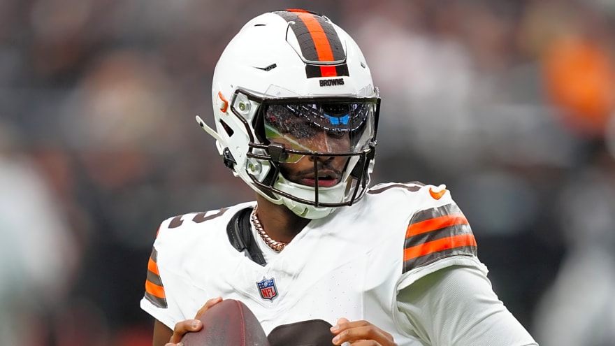 Former Browns QB makes huge locker room claim about Shedeur Sanders, Deshaun Watson competition