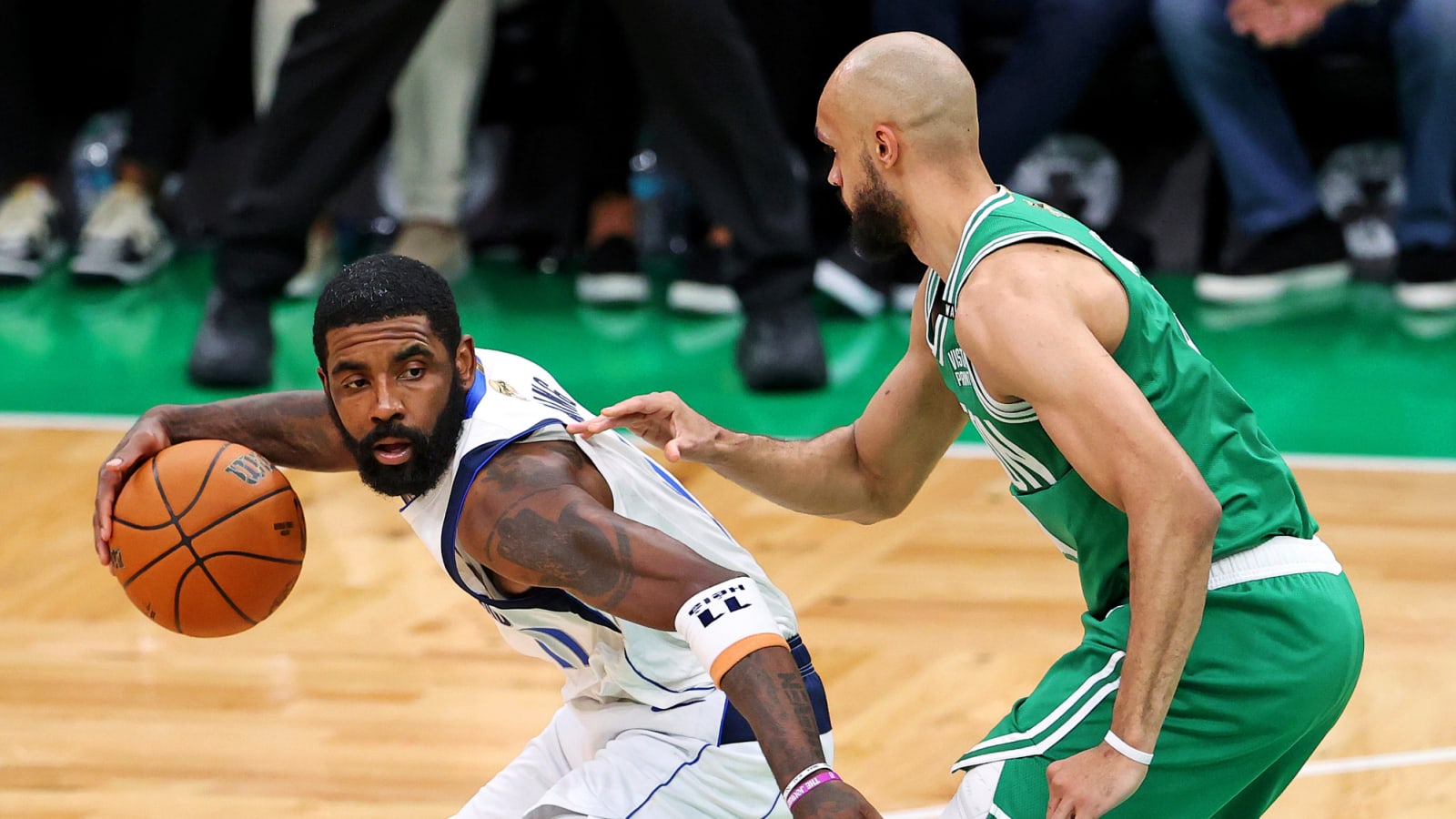 Dallas Mavericks' Kyrie Irving Responds To Insanely Viral Mural | Yardbarker