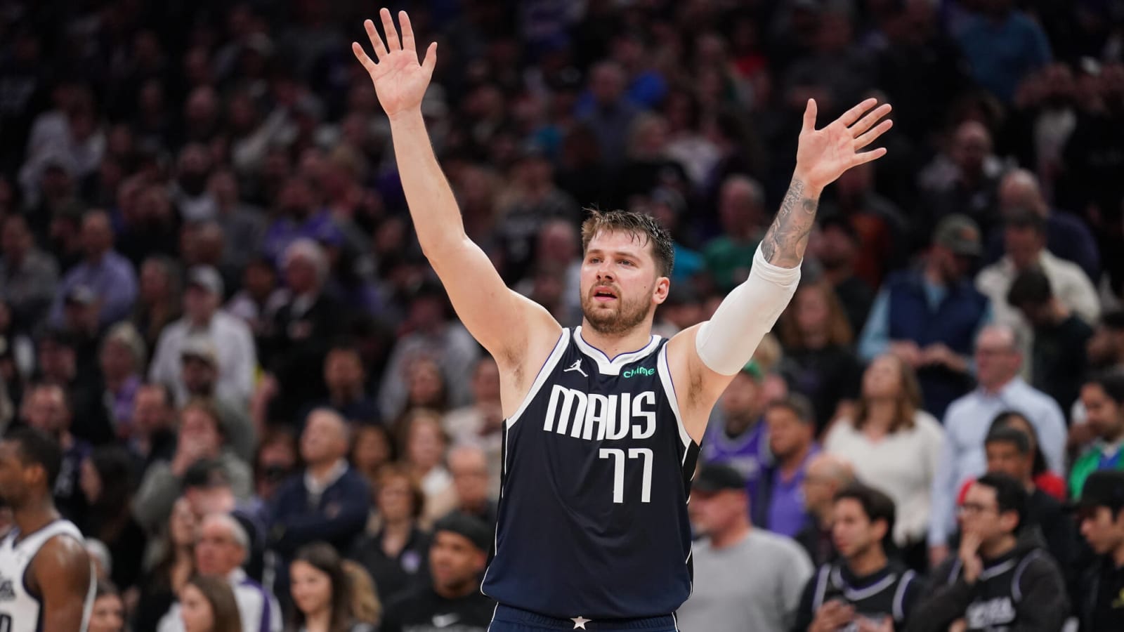 Kyrie Irving crowns 25-year-old Luka Doncic as 'one of the greatest to ever  play this game' | Yardbarker