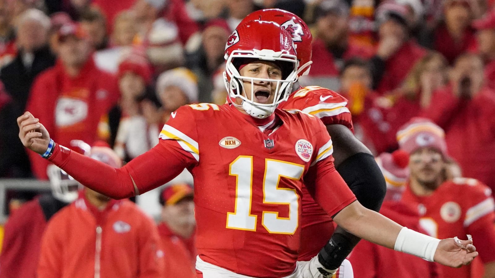 Chiefs QB Patrick Mahomes shows lack of awareness following sideline ...