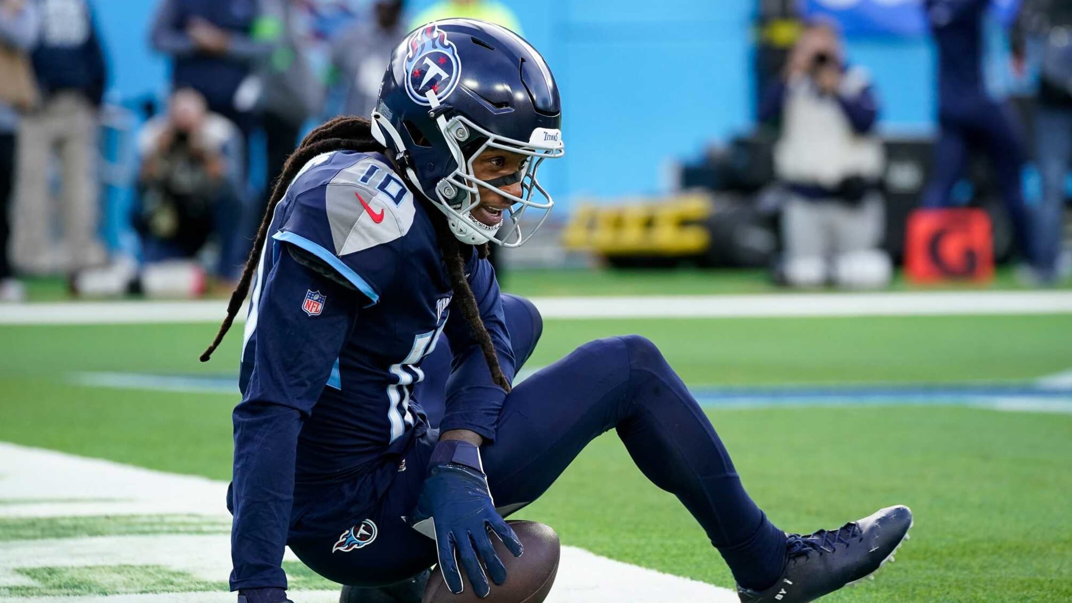 Star Titans WR to miss at least a month with knee injury | Yardbarker