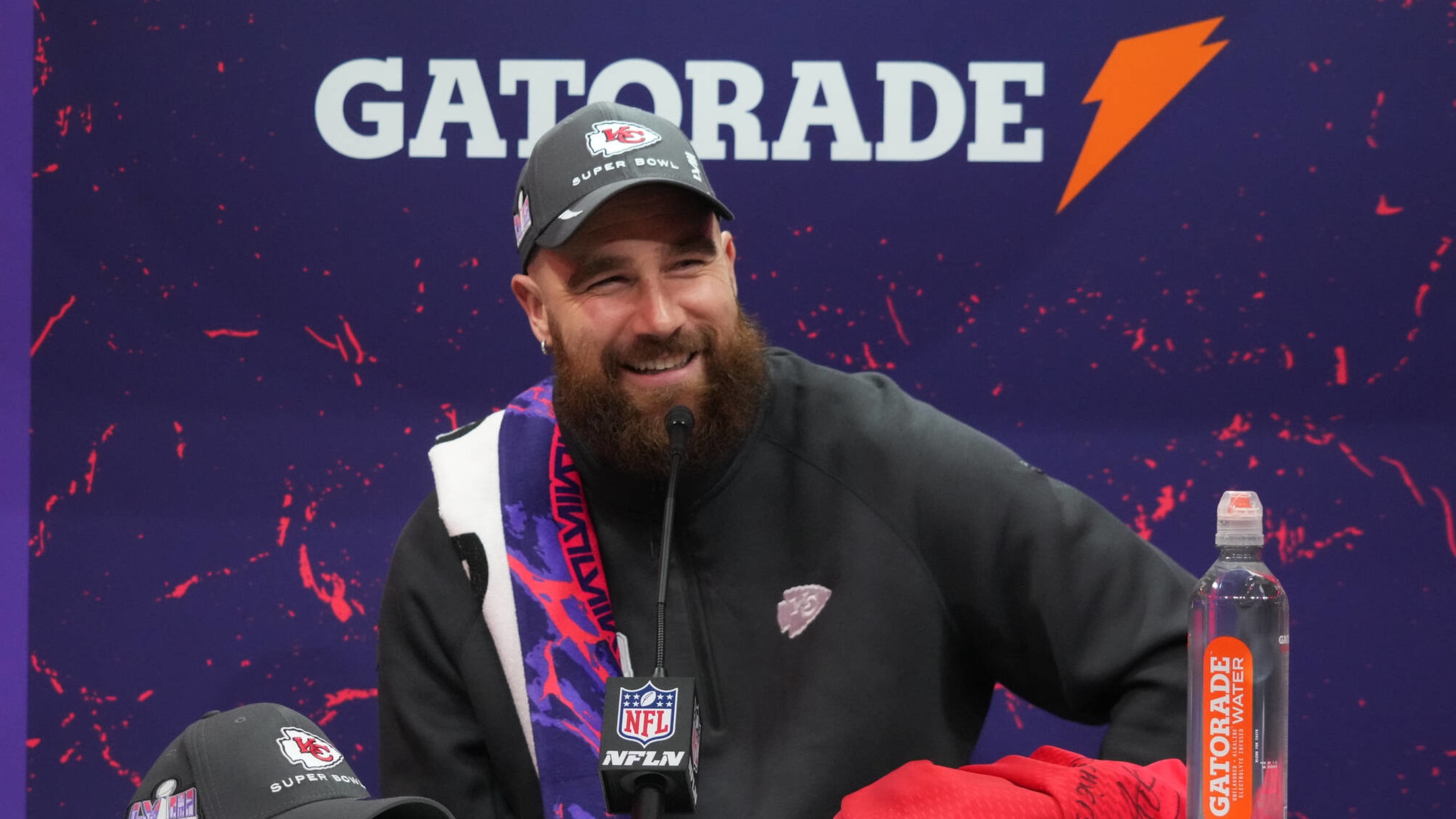 Chiefs' Travis Kelce Speaks Out On Taylor Swift Engagement Rumors |  Yardbarker