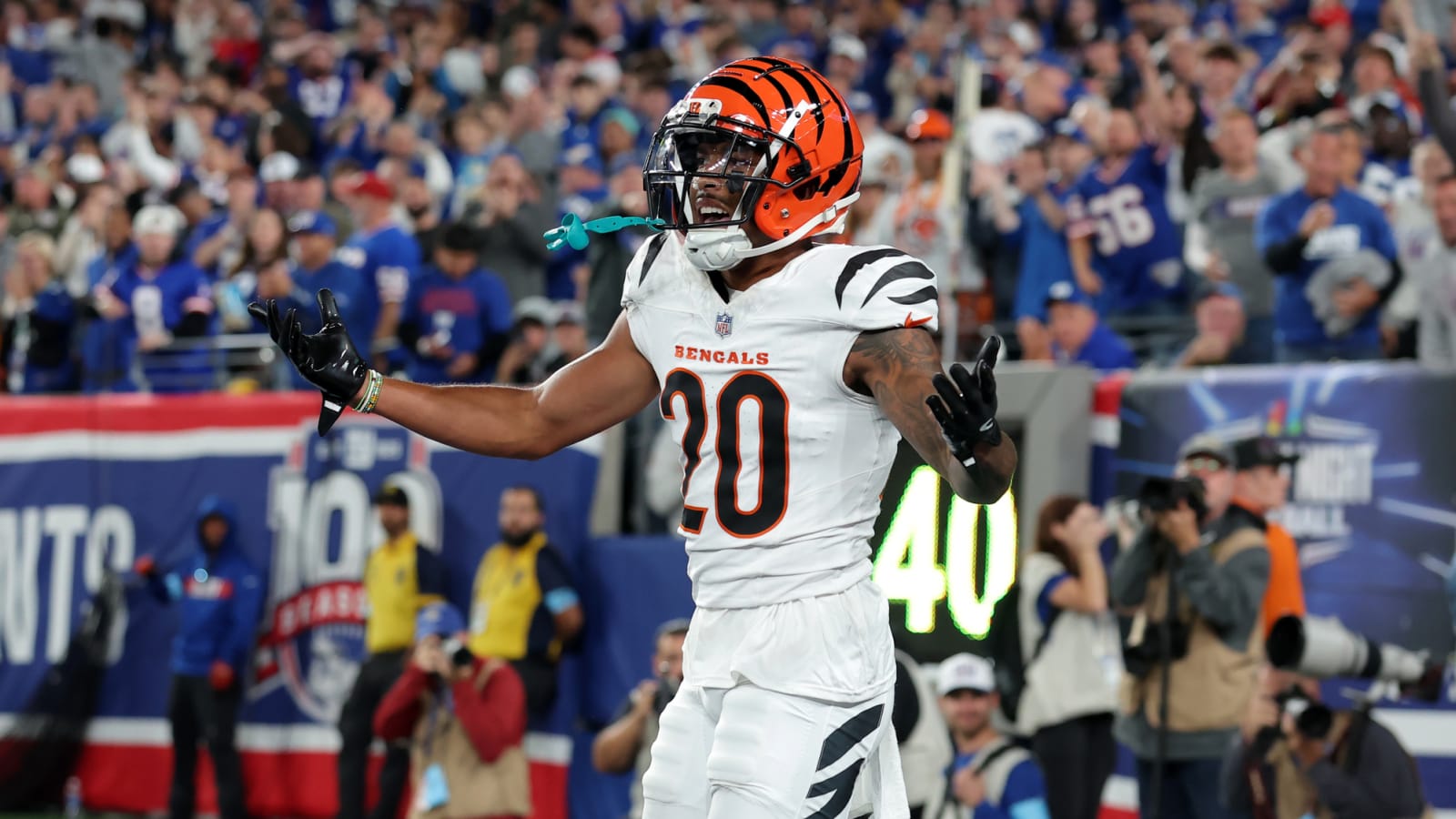 DJ Turner injury: Bengals CB leaves game following tough landing vs ...