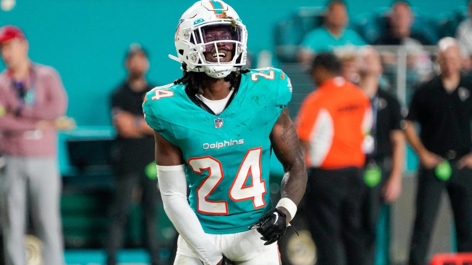 Miami Dolphins Face Questions Over Cam Smith’s Playing Time | Yardbarker