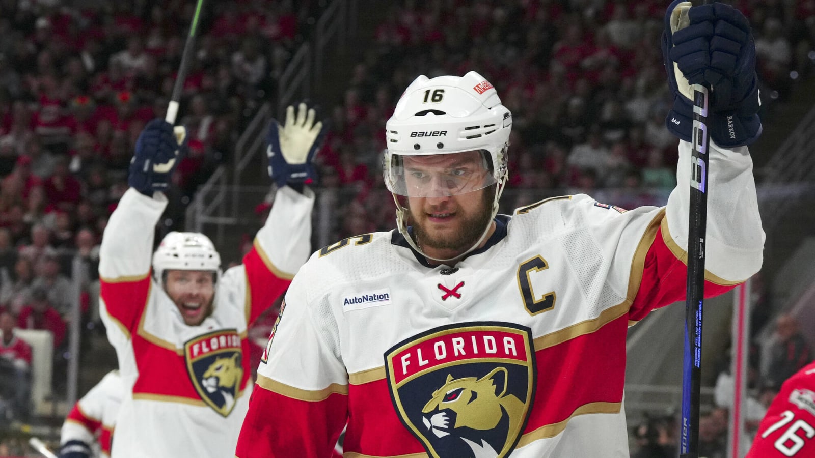 Panthers captain leaves Game 3 due to injury | Yardbarker