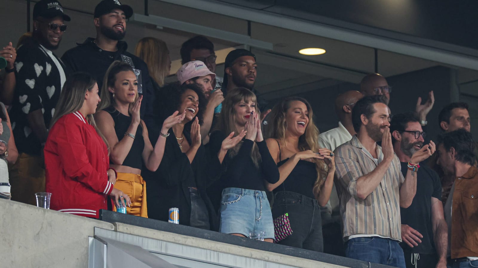 Taylor Swift, Blake Lively go crazy for early Chiefs touchdown | Yardbarker