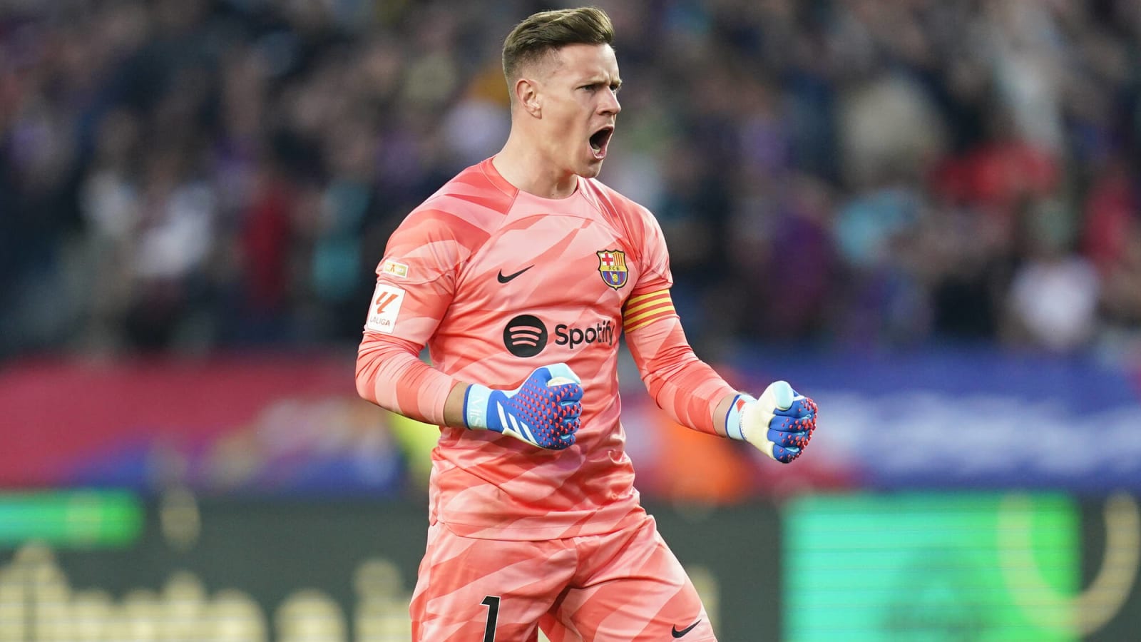Injury setback forces Barcelona to enter race with Premier League club ...