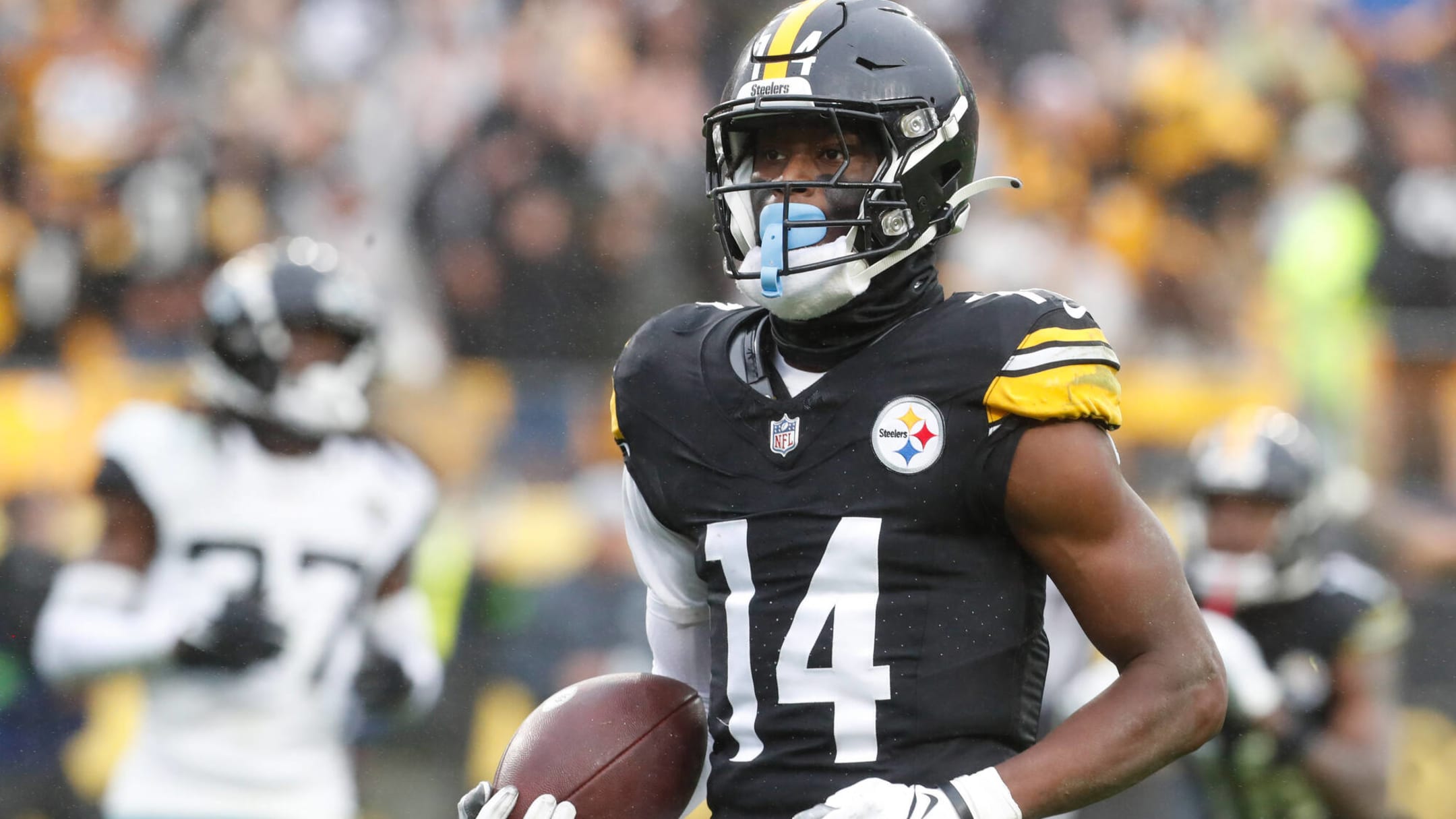 Steelers' George Pickens Reportedly Upset With Kenny Pickett More Than  Anything Else | Yardbarker