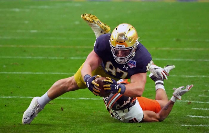 First-round NFL mock draft: Four QBs in the top 10 - latest sports news Green Bay Packers: Michael Mayer, TE, Notre Dame