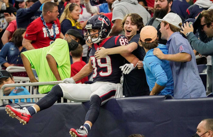 Danny Amendola eruption nearly shakes up playoffs