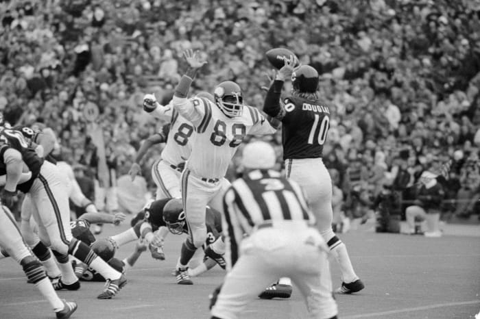 T-11. Alan Page, 1976