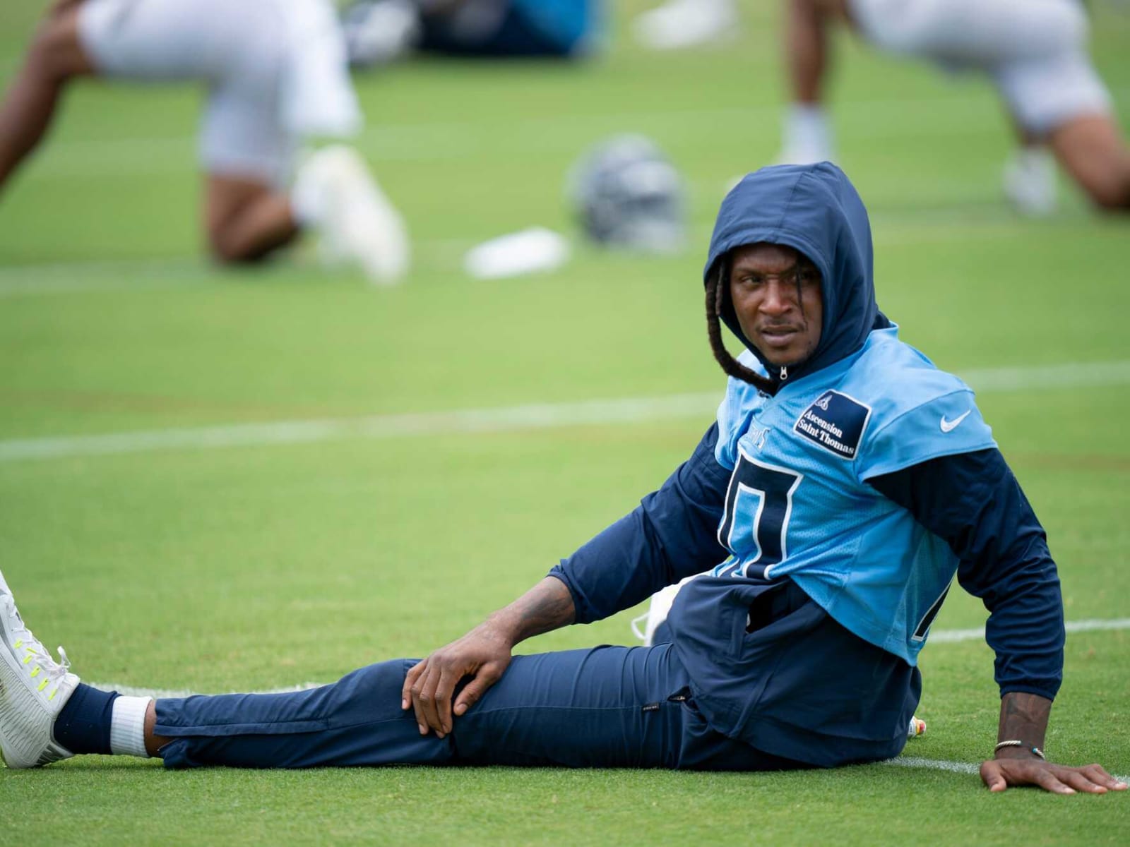 Should the Titans be concerned about knee injury to star WR? | Yardbarker