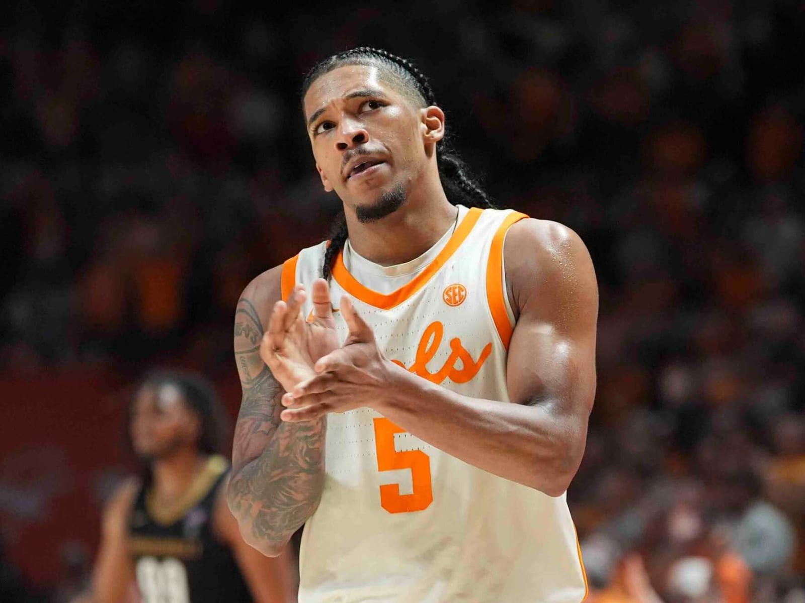 Tennessee HC explains how he lit a fire under Zakai Zeigler | Yardbarker