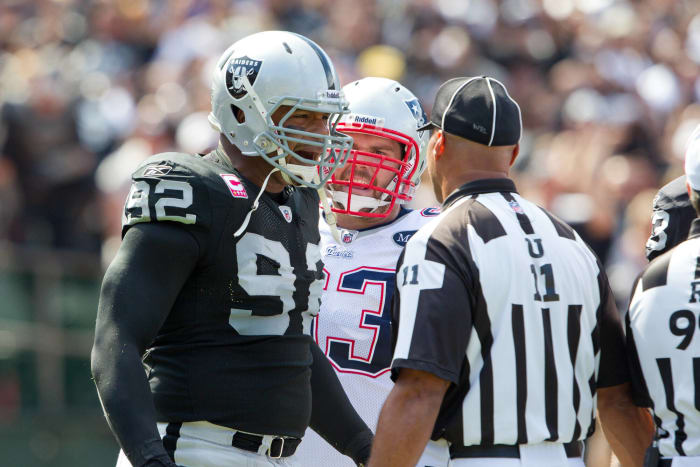 2009: Belichick gets out early on Richard Seymour