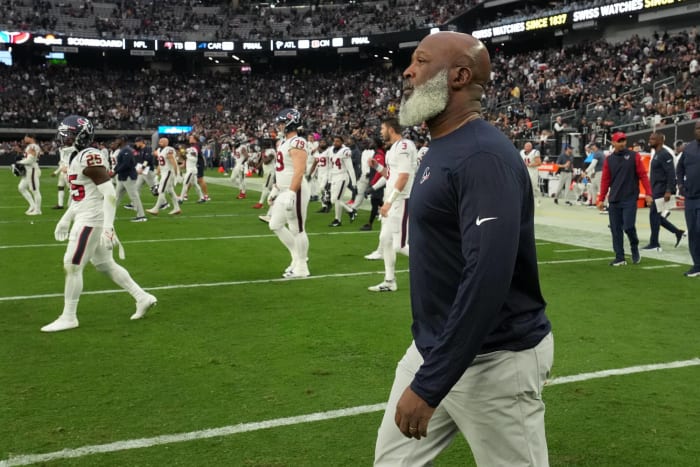 Veteran-laden Texans front seven folds