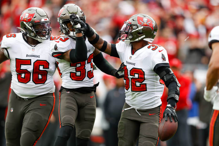 Bucs safeties lead Eagle dismantling
