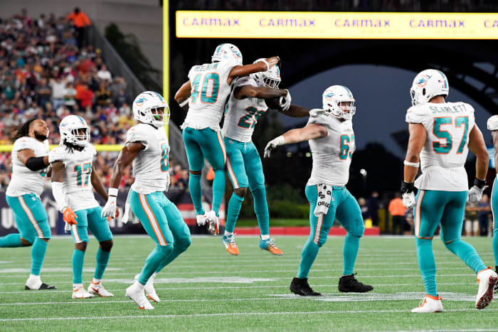 NFL Week 1 grades from around the league - NewsOpener Xavien Howard's turnover knack bails out Dolphins