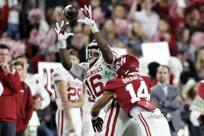 Draft simulado de la NFL de primera ronda de 2022 30 Bucaneros de Tampa Bay: Treylon Burks, WR, Arkansas