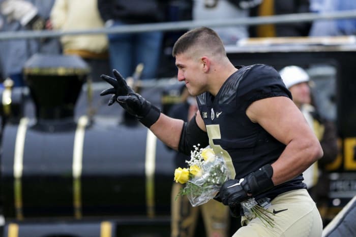 Draft simulado de la NFL de primera ronda de 2022 4 Jets de Nueva York: George Karlaftis, DE, Purdue