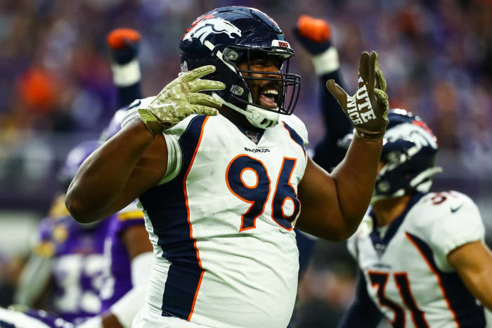 Denver Broncos: Re-signed DT Shelby Harris