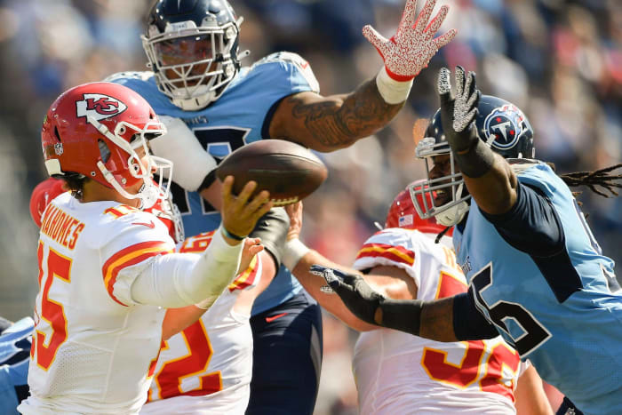 Titans pass rush delivers statement in tough spot