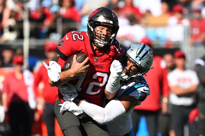 Panthers defense drains life from double-digit favorite