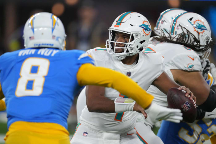 NFL Week 14 grades from around the league 2 Tua Tagovailoa bombs in high-profile outing