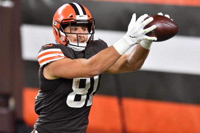 The most overpaid & underpaid players at every NFL position 8 Overpaid tight end: Austin Hooper, Browns
