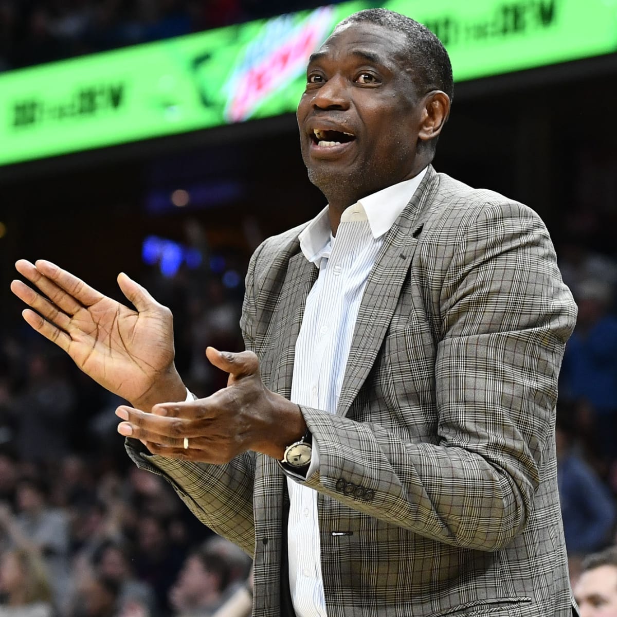 Mutombo Finger Wag Geico