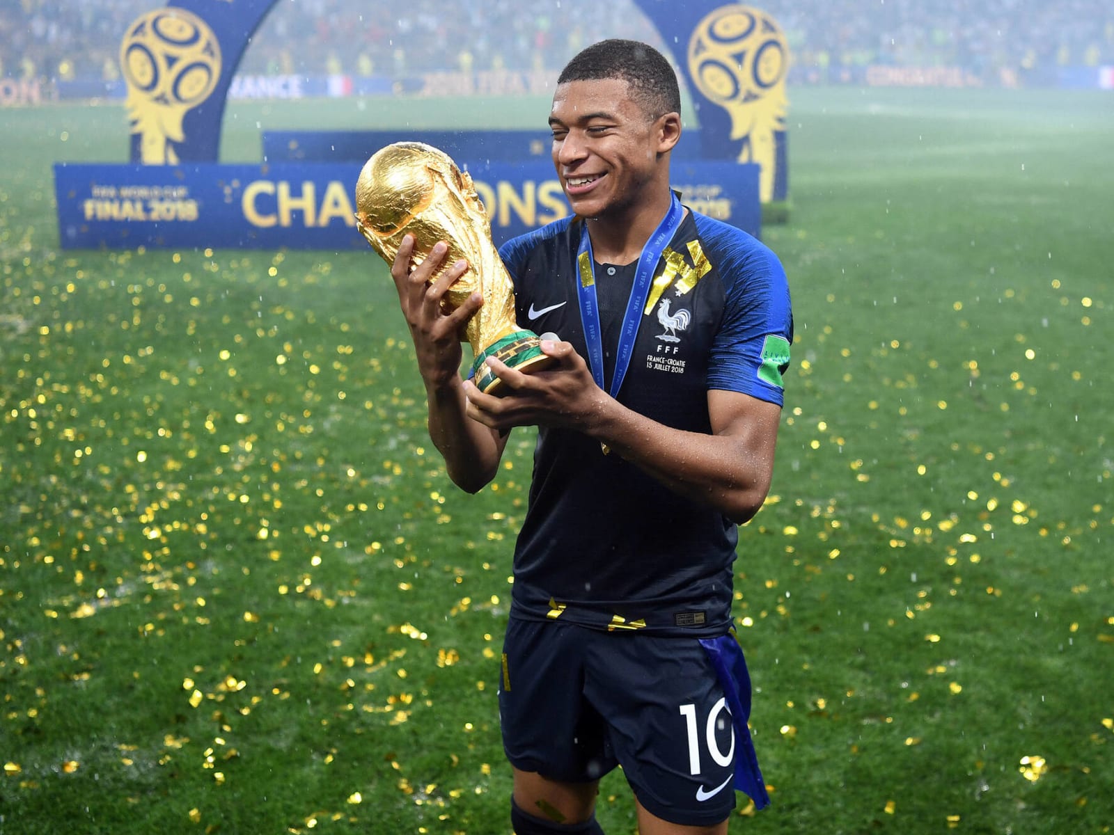 Ibrahimovic calls Mbappe 'a child' for re-signing with PSG | Yardbarker