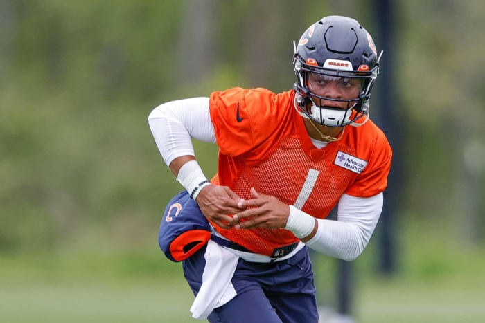 One unanswered question facing each NFL team in 2021 - NewsOpener Chicago Bears: Can the Bears compete with rookie Justin Fields?