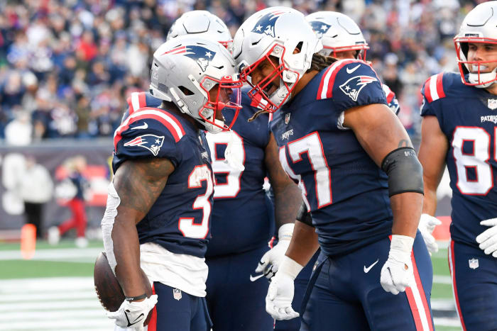 Pats RBs blister Jets, aid Mac Jones' progression