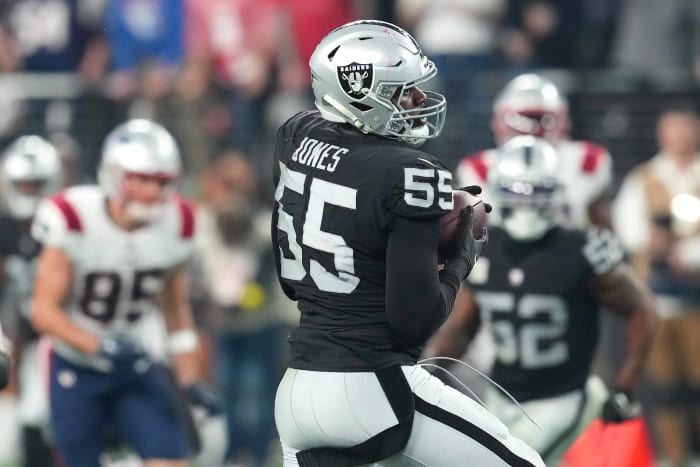 The most bizarre sports moments of 2022 - latest sports news 12/18/22: Shook and lateral: Patriots find truly inspired way to lose to Raiders
