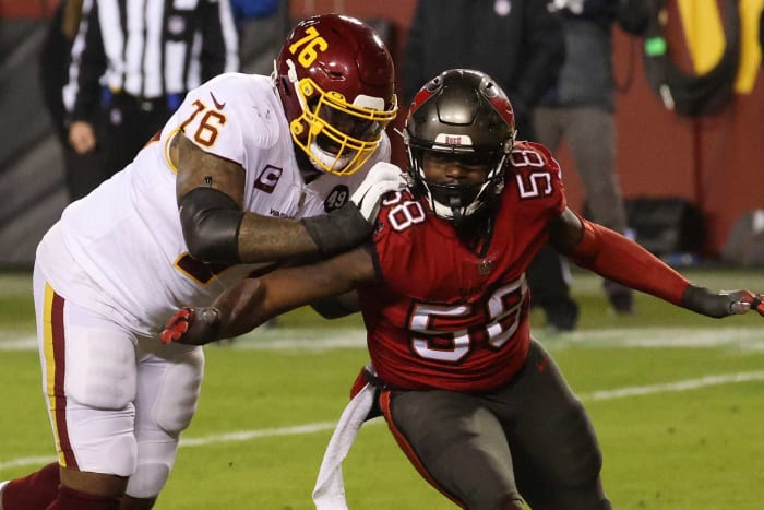 Tampa Bay Buccaneers: Re-signed OLB Shaquil Barrett