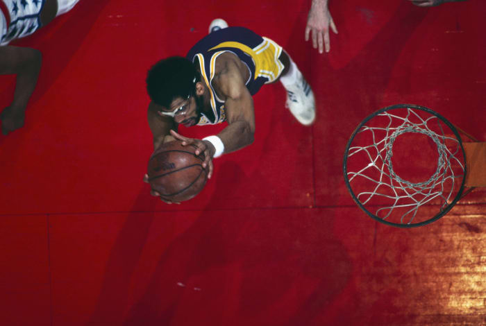 Abdul-Jabbar wins MVP in first season in LA