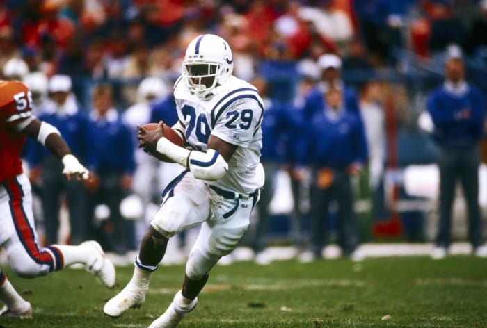 Indianapolis Colts: goggled superstar leaves L.A.