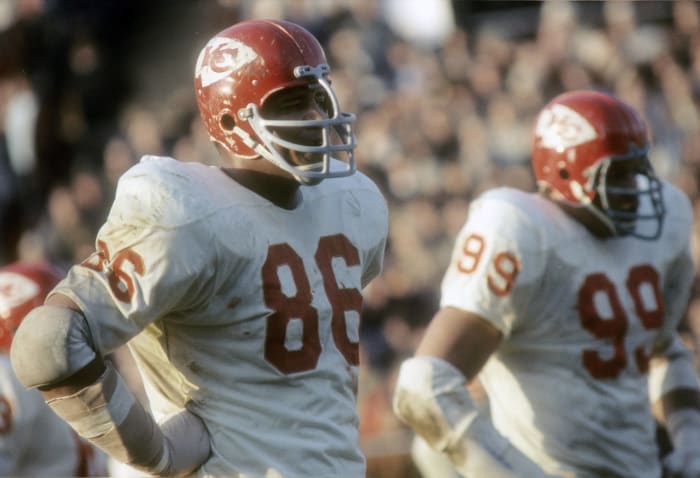 Kansas City Chiefs: Raiders allow rivals to land Hall of Famer