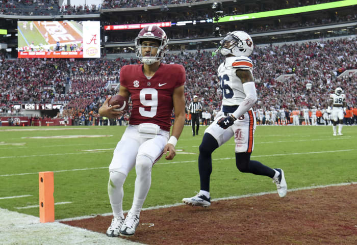 NFL Week 17 grades from across the league 27 Texans have tricky task to hang onto No. 1 spot