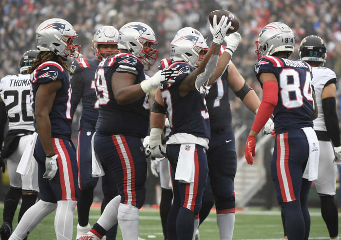 Patriots O-line smashes Jags, keys Mac Jones rebound