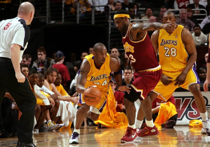 Kobe Bryant's 40 greatest moments - latest sports news Gives LeBron James a dagger